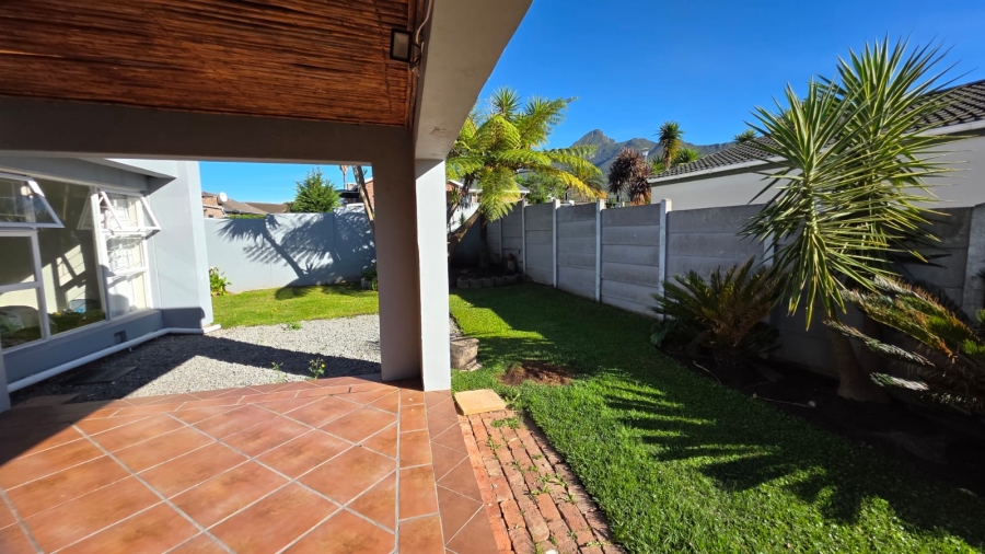 3 Bedroom Property for Sale in Denneoord Western Cape